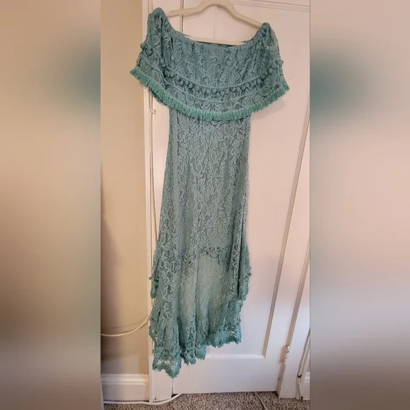 EUC Dress - Picture 3 of 3